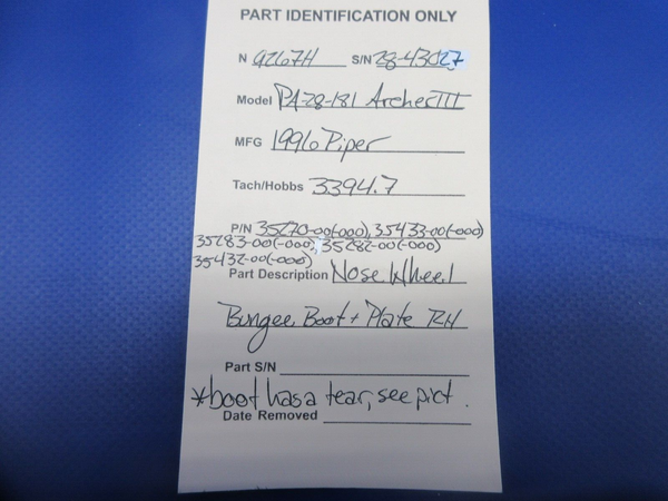 Piper PA-28-181 Nose Wheel Bungee Boot & Plate RH P/N 35270-00 (1224-741)