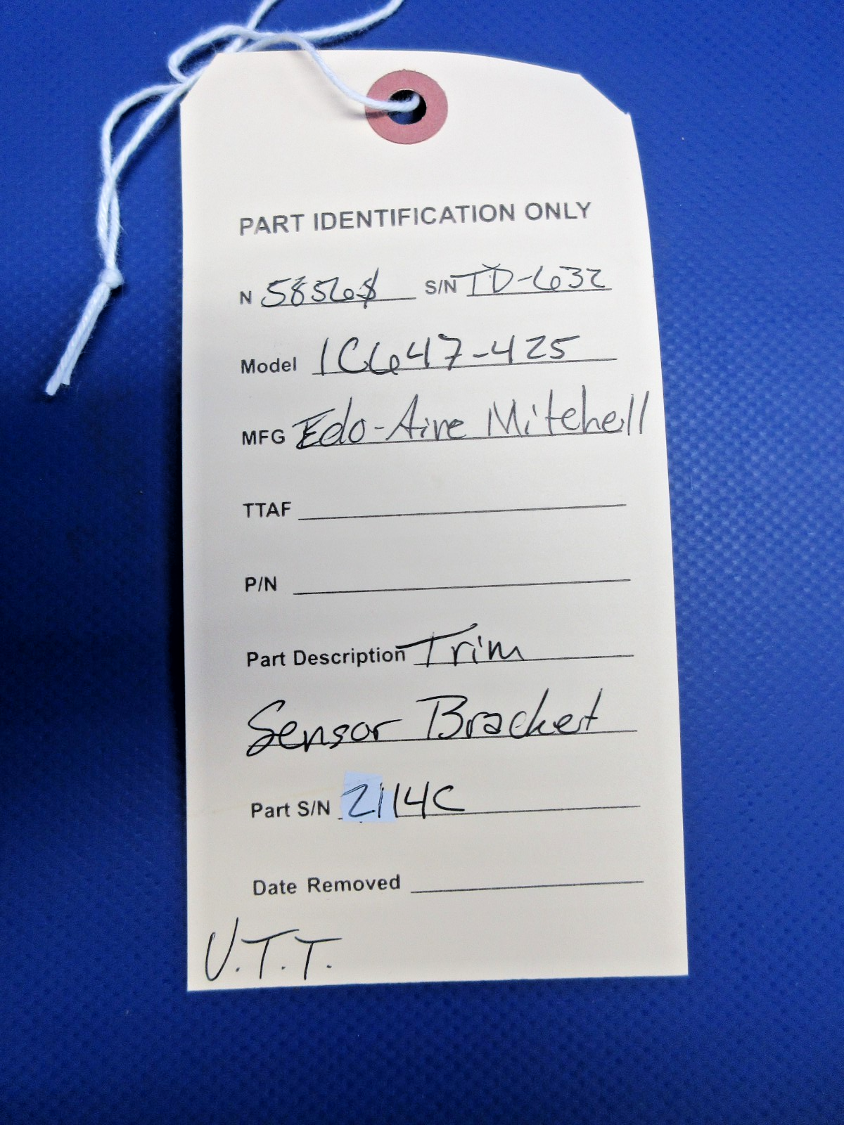 Beech D95A Travel Air Edo-Aire Mitchell 1C647-425 Trim Sensor Bracket (0326-838)8