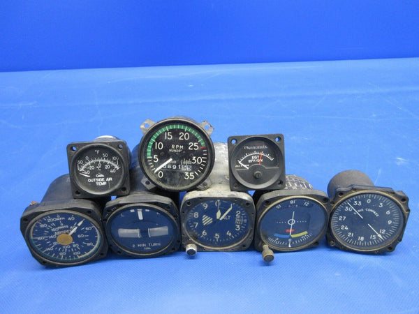 Aircraft / Aviation Instruments MAN CAVE / DECORATION LOT OF 8 (0324-1304)