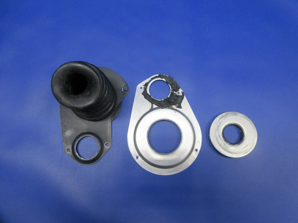 Piper PA-28-181 Nose Wheel Bungee Boot & Plate RH P/N 35270-00 (1224-741)