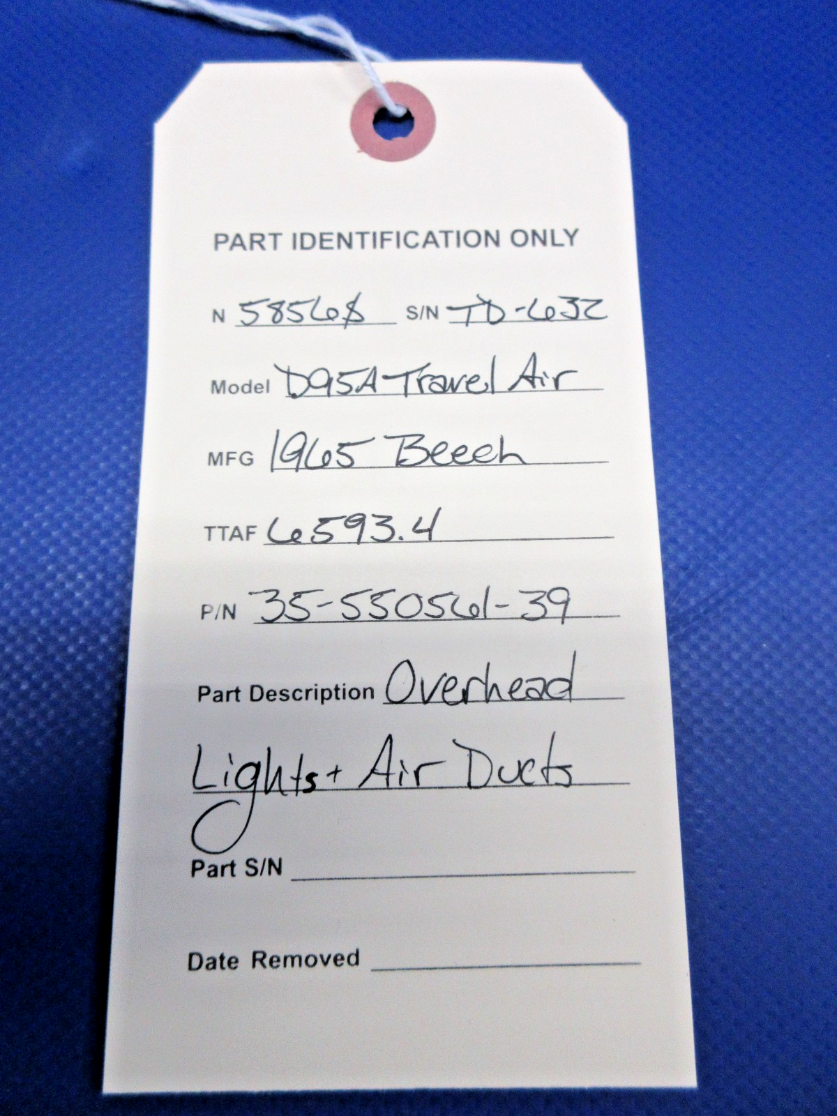 Beech D95A Travel Air Overhead Lights & Air Ducts P/N 35-550561-39 (0326-958)14