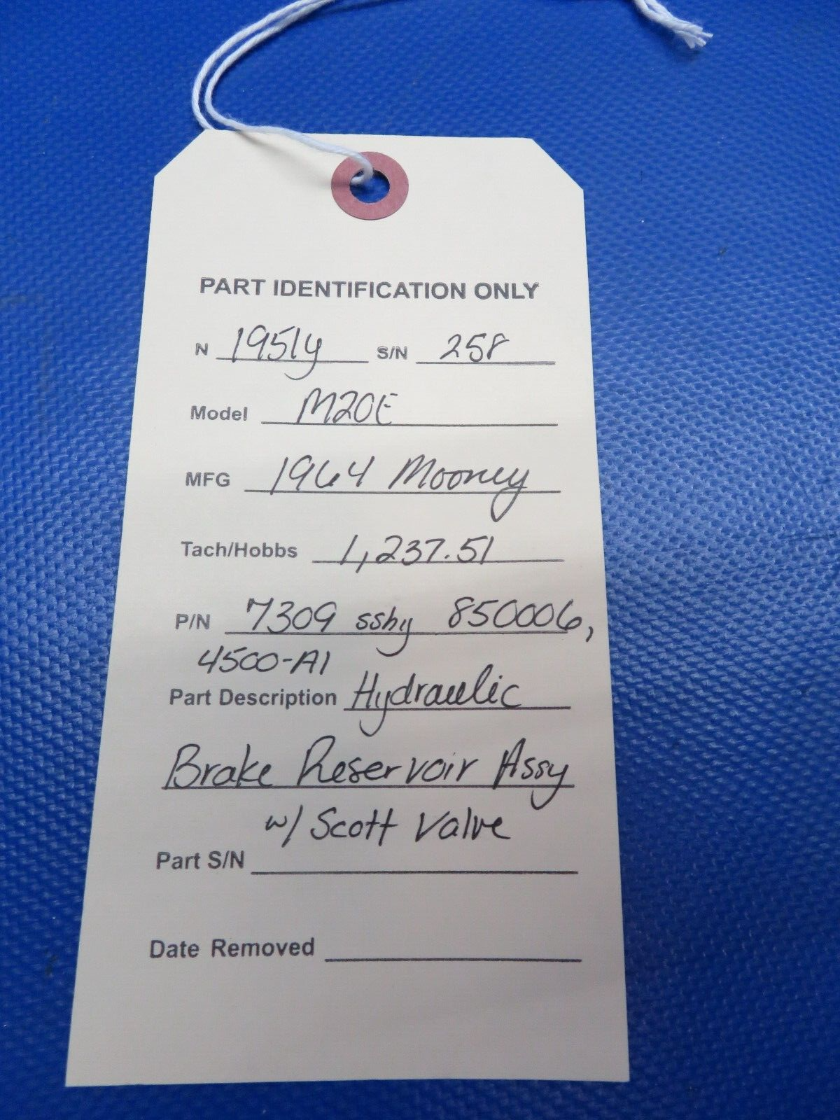 Mooney M20E Hydraulic Brake Reservoir Assy w/ Scott Valve P/N 7309 (0824-1733)