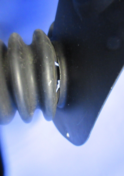 Piper PA-28-181 Nose Wheel Bungee Boot & Plate RH P/N 35270-00 (1224-741)