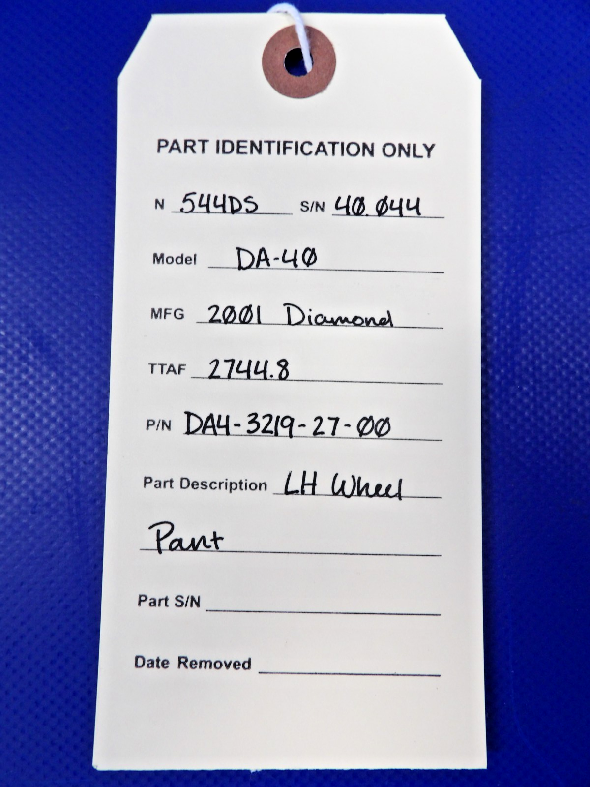 Diamond DA-40 LH Wheel Pant P/N DA4-3219-27-00 (0726-1272)10