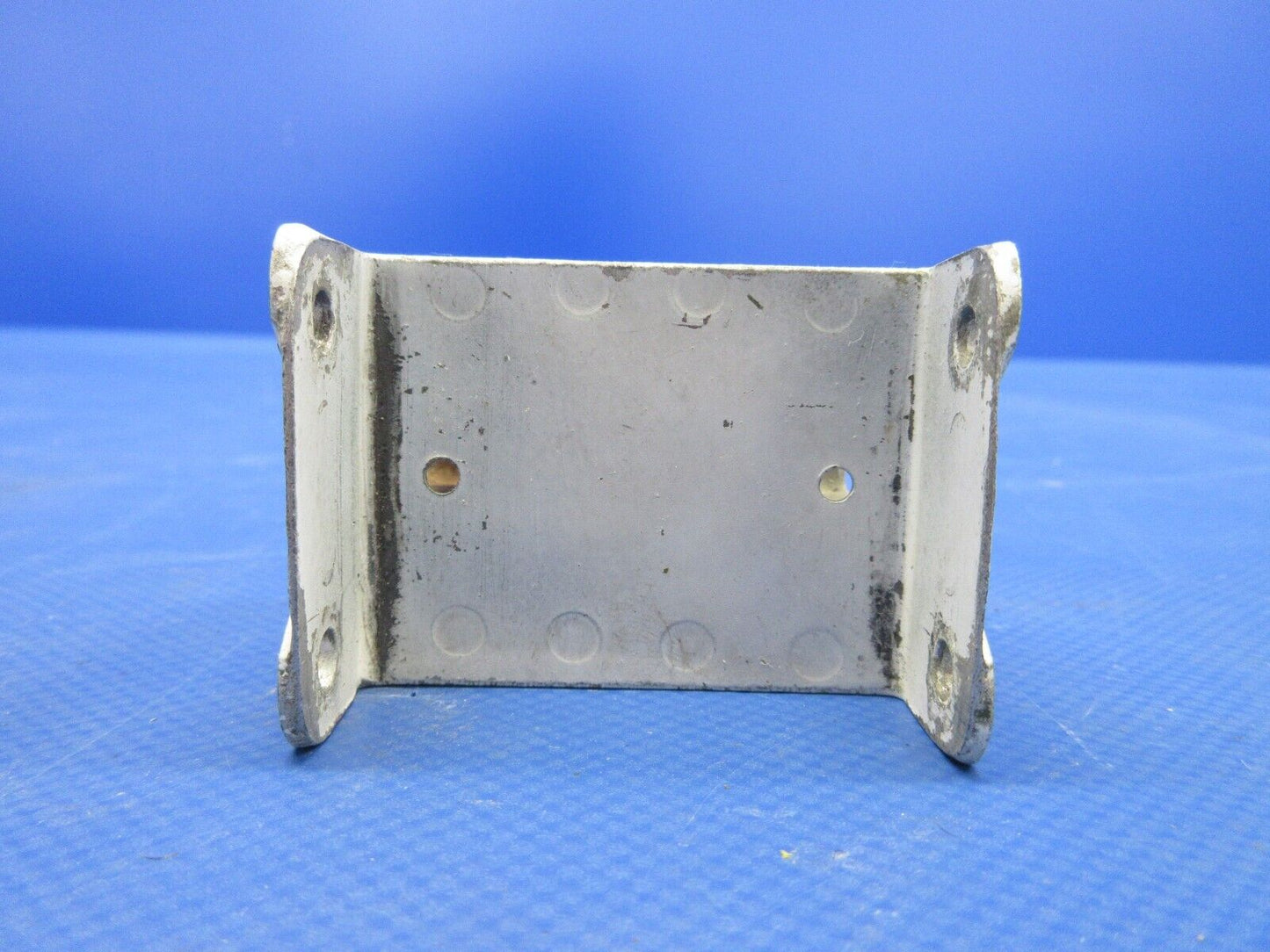 Beech 95 / D95A Travel Air INBD Bracket Weld Assy P/N 35-135025-32 (0524-1085)