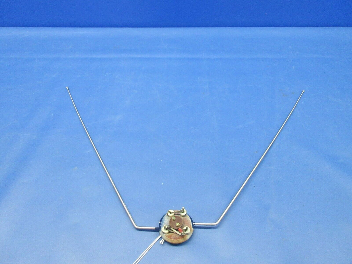 Beech 19A Musketeer Omni Navigational Antenna 451-273 (0424-1382)