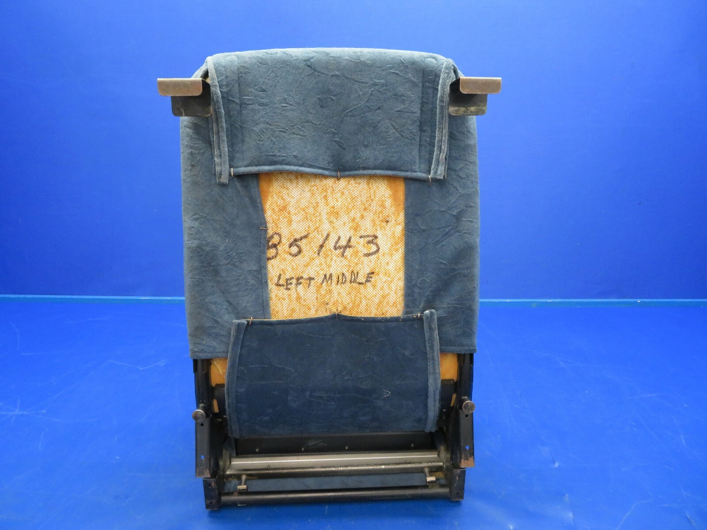 Piper PA-32RT-300 Passenger Seat Center LH Rear Facing P/N 96827-33 (0620-715)6