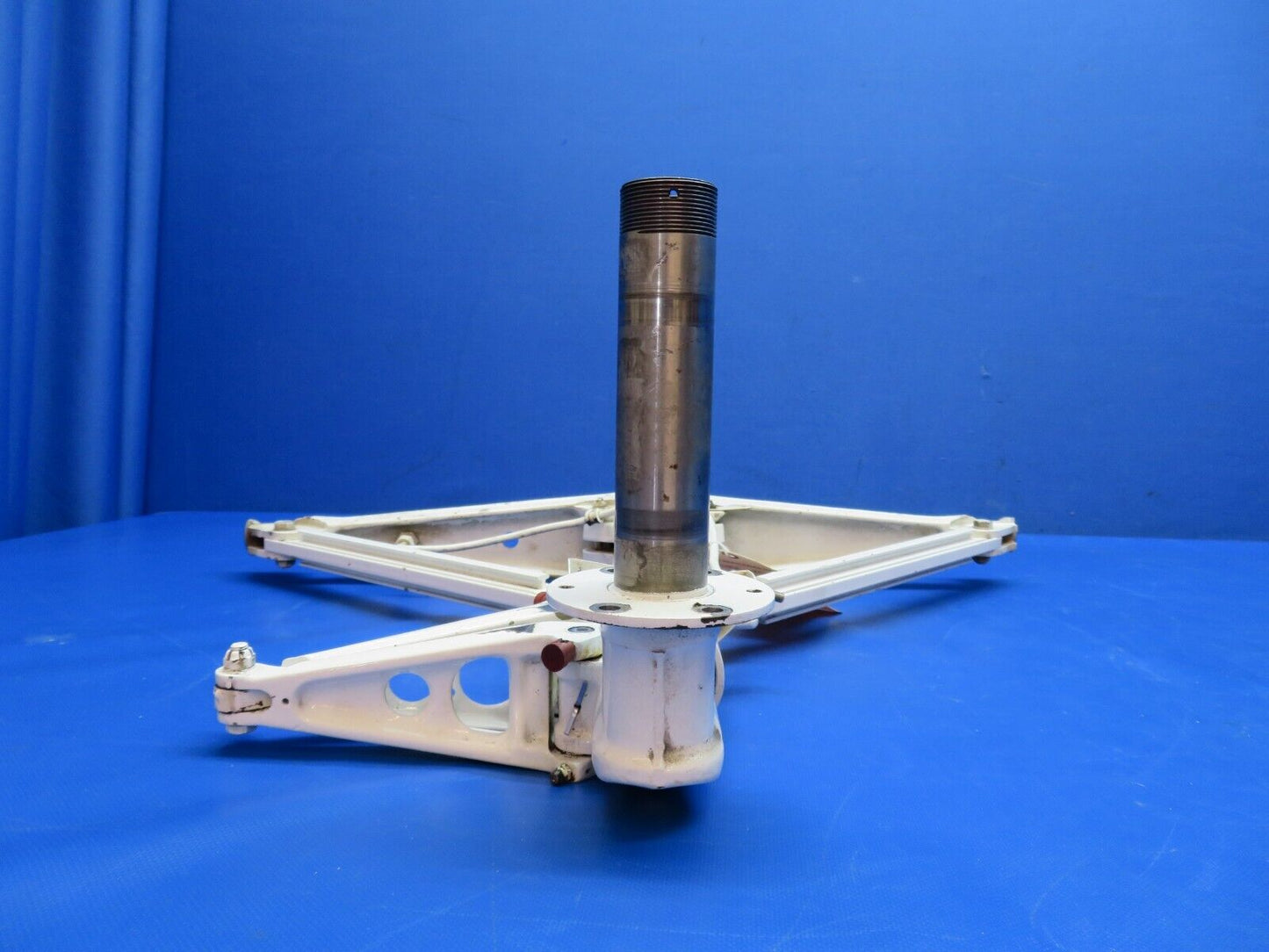 Beech 95 / D95A Travel Air RH Main Gear 95-810002-6, 95-810002-752 (0524-1771)