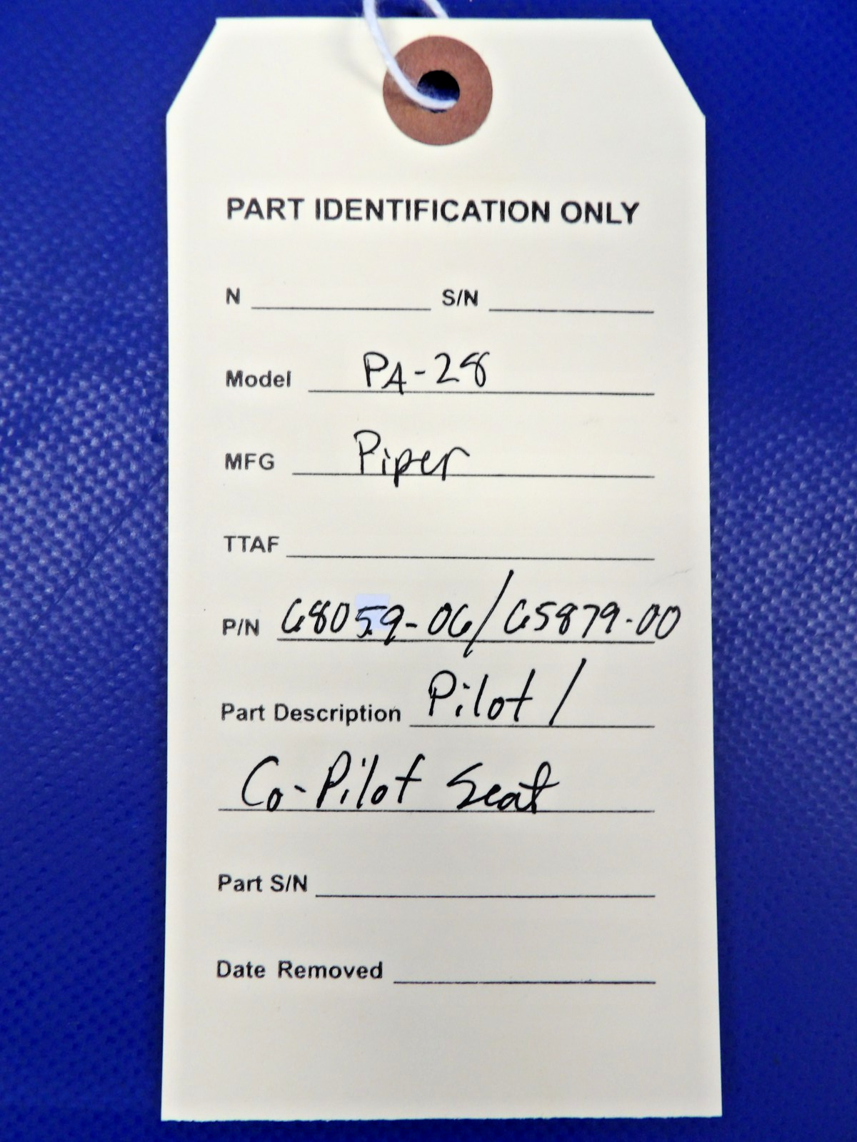 Piper PA-28 Pilot / Co-Pilot Seat P/N 68059-06 / 68059-006 (0626-1439)9