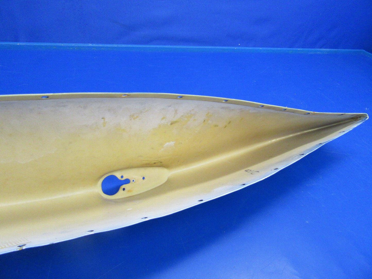 Piper Saratoga PA-32-301 Knots 2U Wing Tip Navy P/N GF35115-10 LH (0518-155)