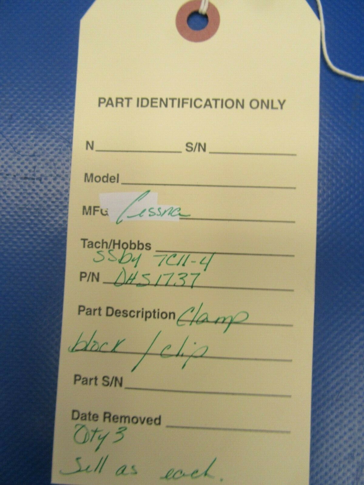 Cessna Clamp Block / Clip P/N DHS1737 NOS (0419-44)