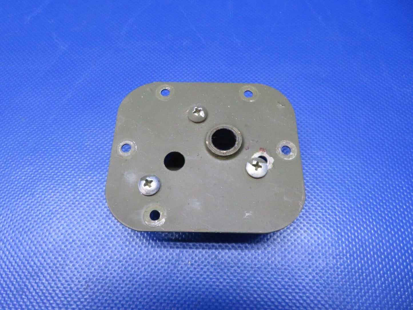 Cessna 172 / R182 RH Cabin Door Latch Plate Assy P/N 1217046-5 (1223-310)