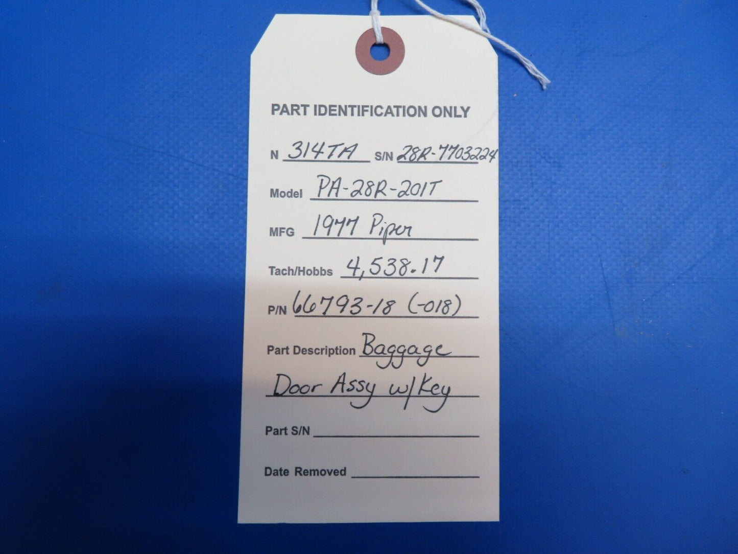 Piper PA-28R-201T Baggage Door Assy w/ Key P/N 66793-18, 66793-018 (1122-691)