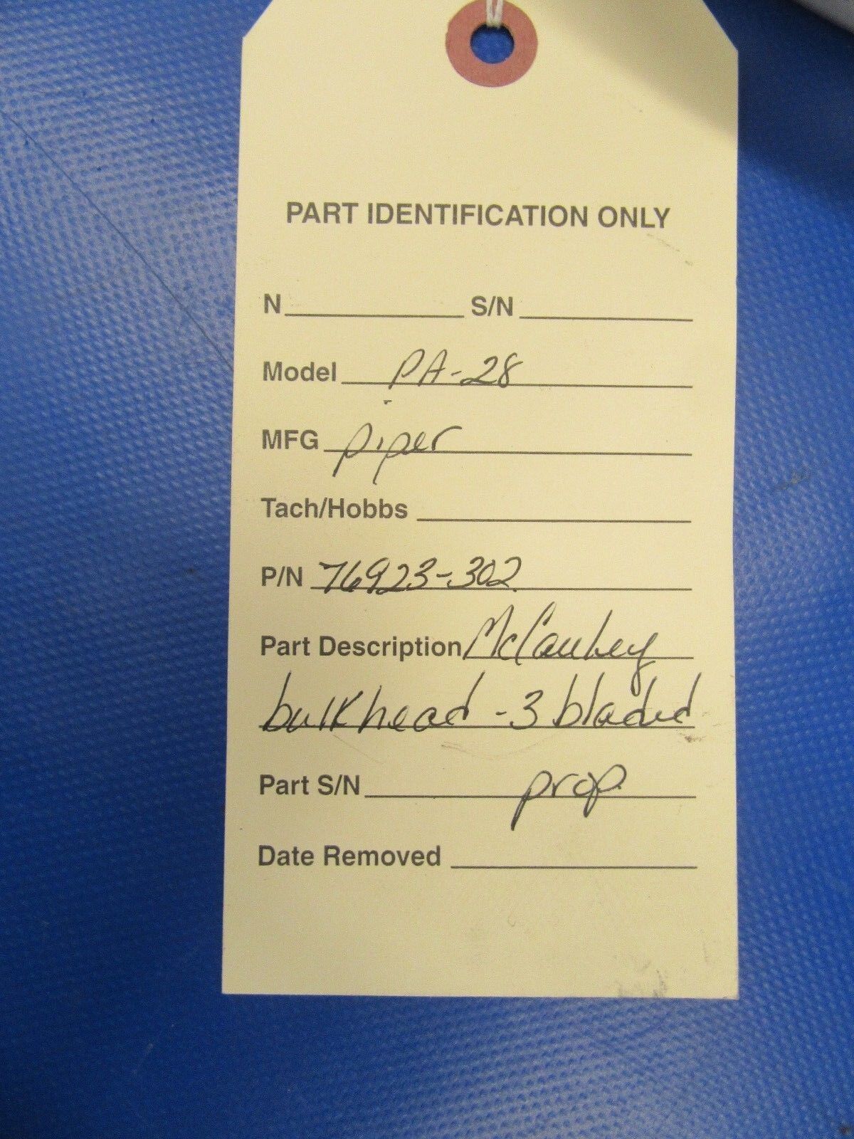 Piper PA-28 McCauley Bulkhead 3 Bladed Prop P/N 76923-302 (0518-54)