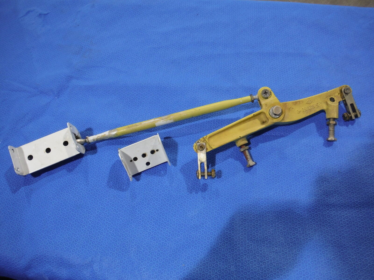 Beech Baron Aileron Bellcrank & Control RH P/N 35-521158-8 (0815-94)