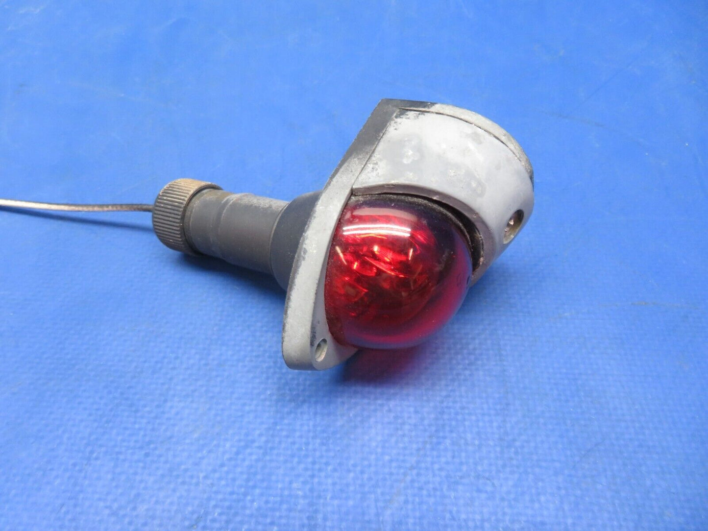 Cessna 310 / 310I LH Red Navigation Light Assy P/N 0823200-1 (0923-687)