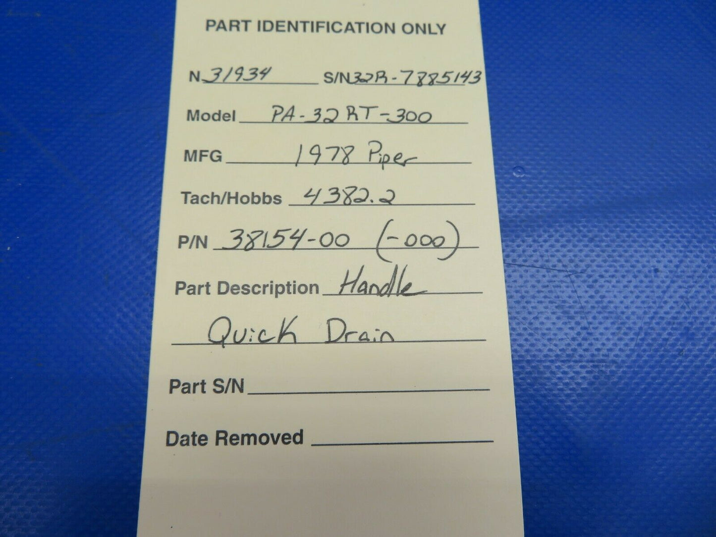 Piper PA-32RT-300 Lance II Handle Quick Drain P/N 38154-00, 38154-000 (0520-563)