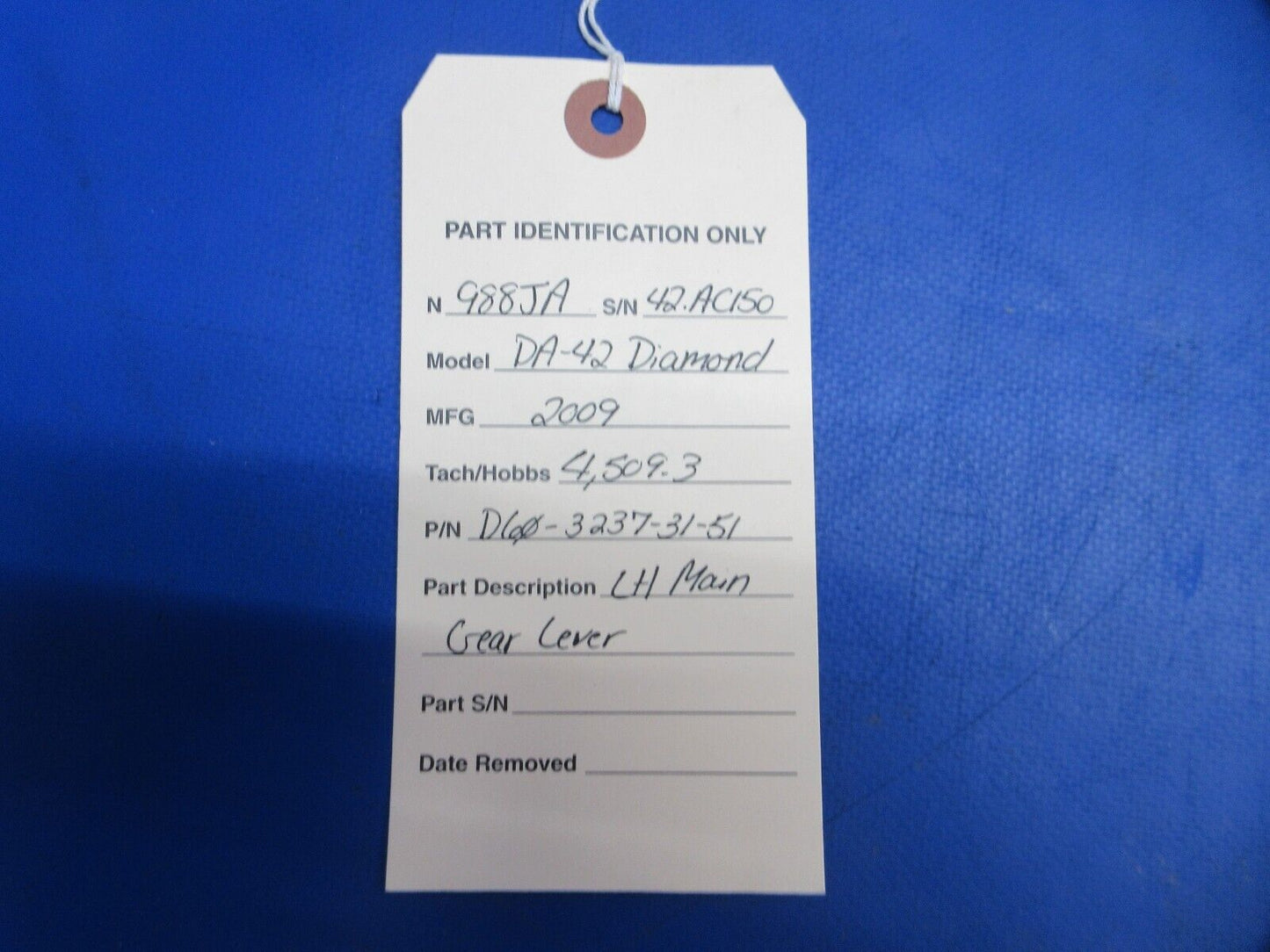 Diamond DA-42 LH Main Gear Lever P/N D60-3237-31-51 (0623-760)