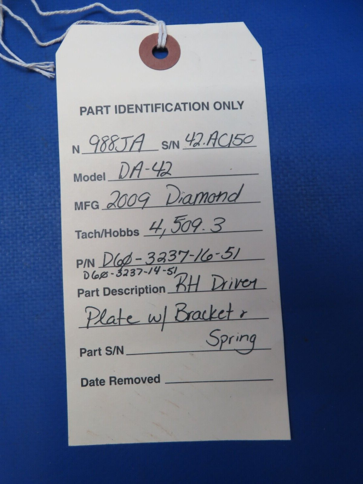 Diamond DA-42 RH Driver Plate w/ Brackett & Spring P/N D60-3237-16-51 (0623-387)