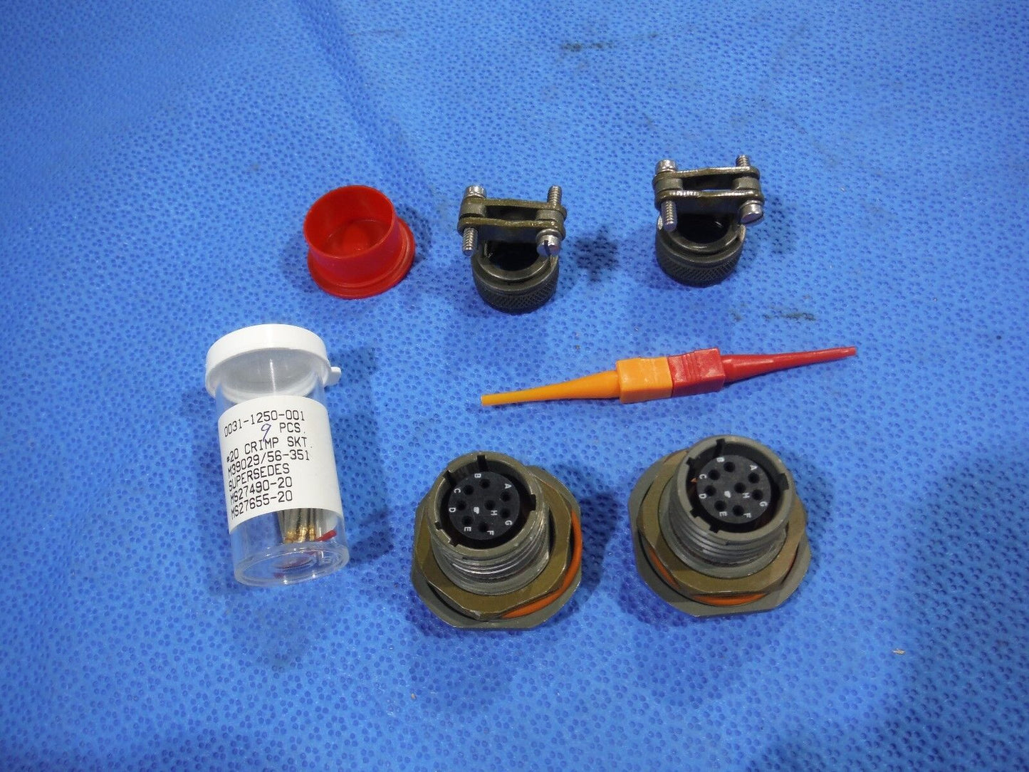 Amphenol Circular Connector LOT OF 2 P/N D38999/24WC8SN (1015-41)