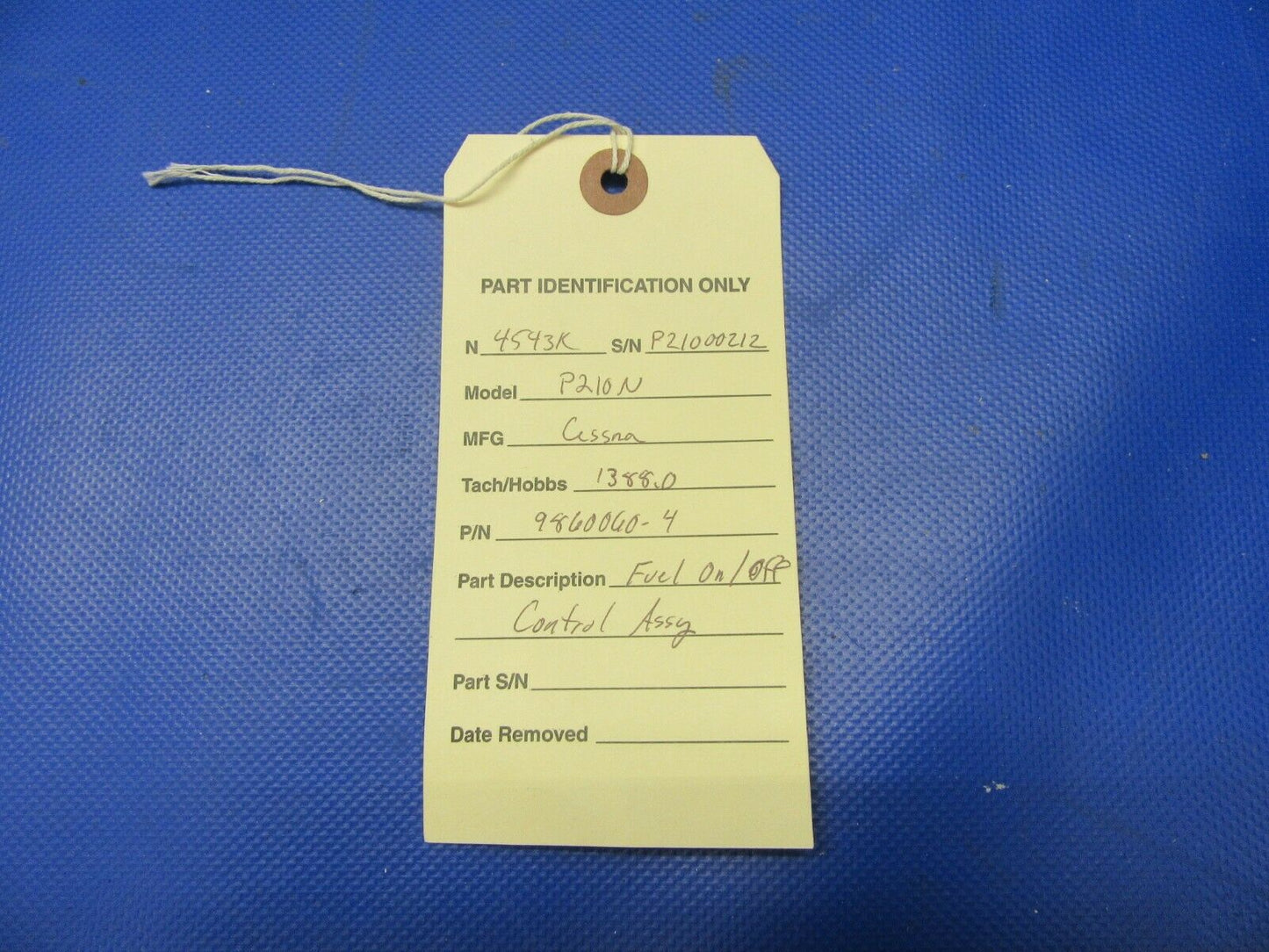 Cessna 210 / P210N Fuel On / Off Control 9860060-4 (0421-639)