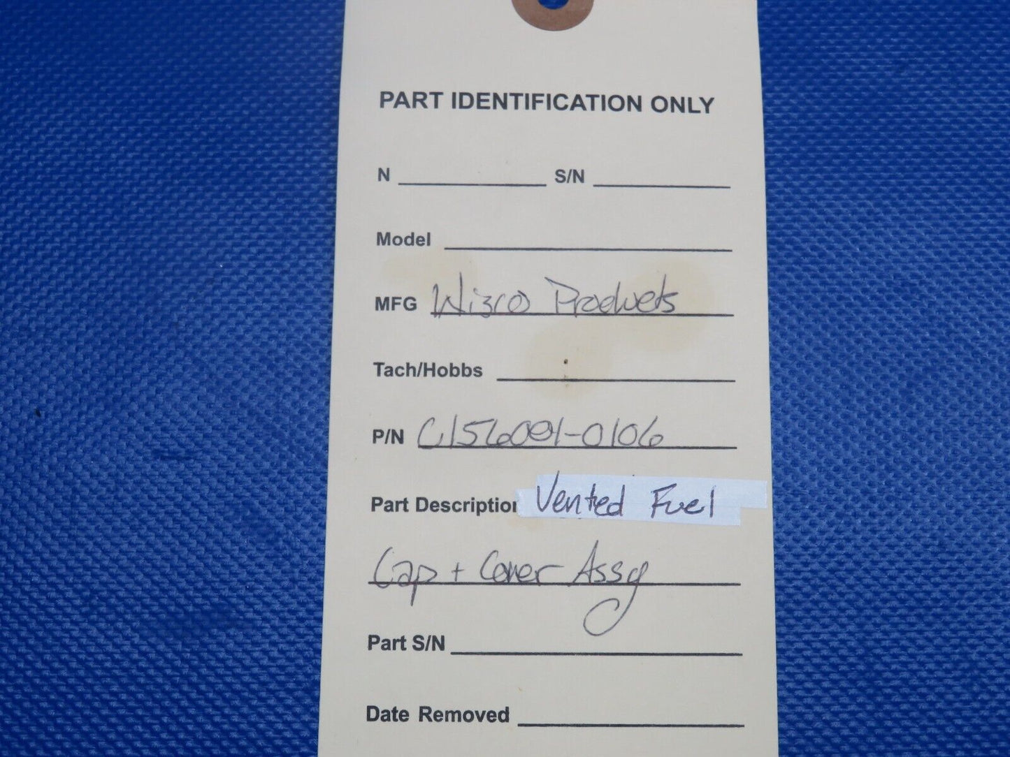 Cessna Vented Fuel Cap & Cover Assy P/N C156001-0106 (0124-1166)