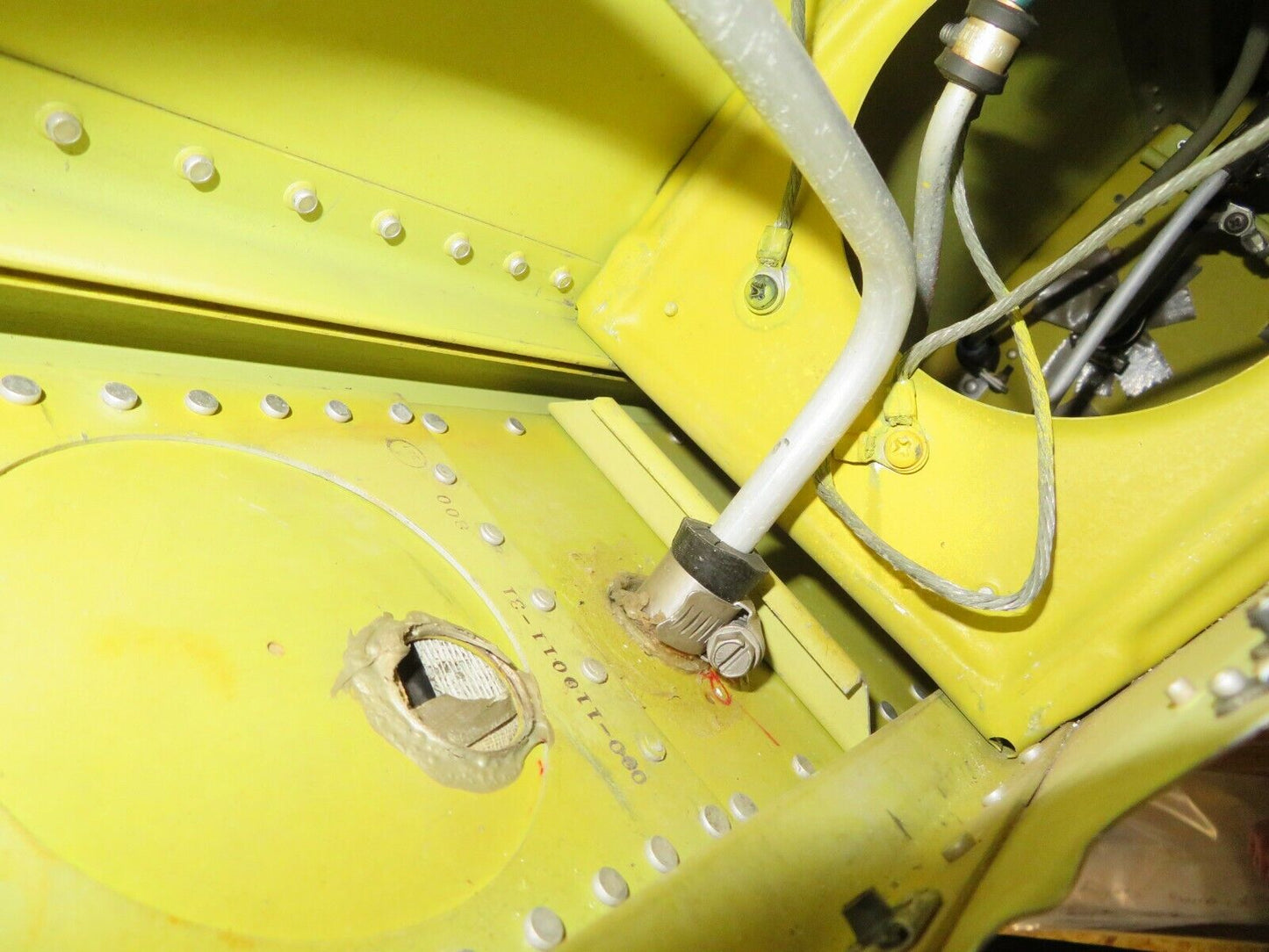 1980 Beech Baron 58 LH Wing P/N 58-100000-13 (0222-101)