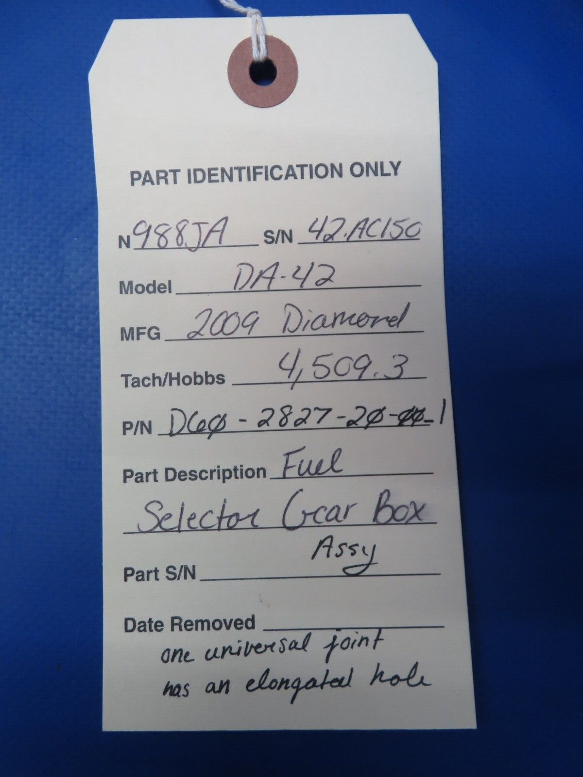 Diamond DA-42 Fuel Selector Gear Box Assy P/N D60-2827-20-00_1 (0623-554)