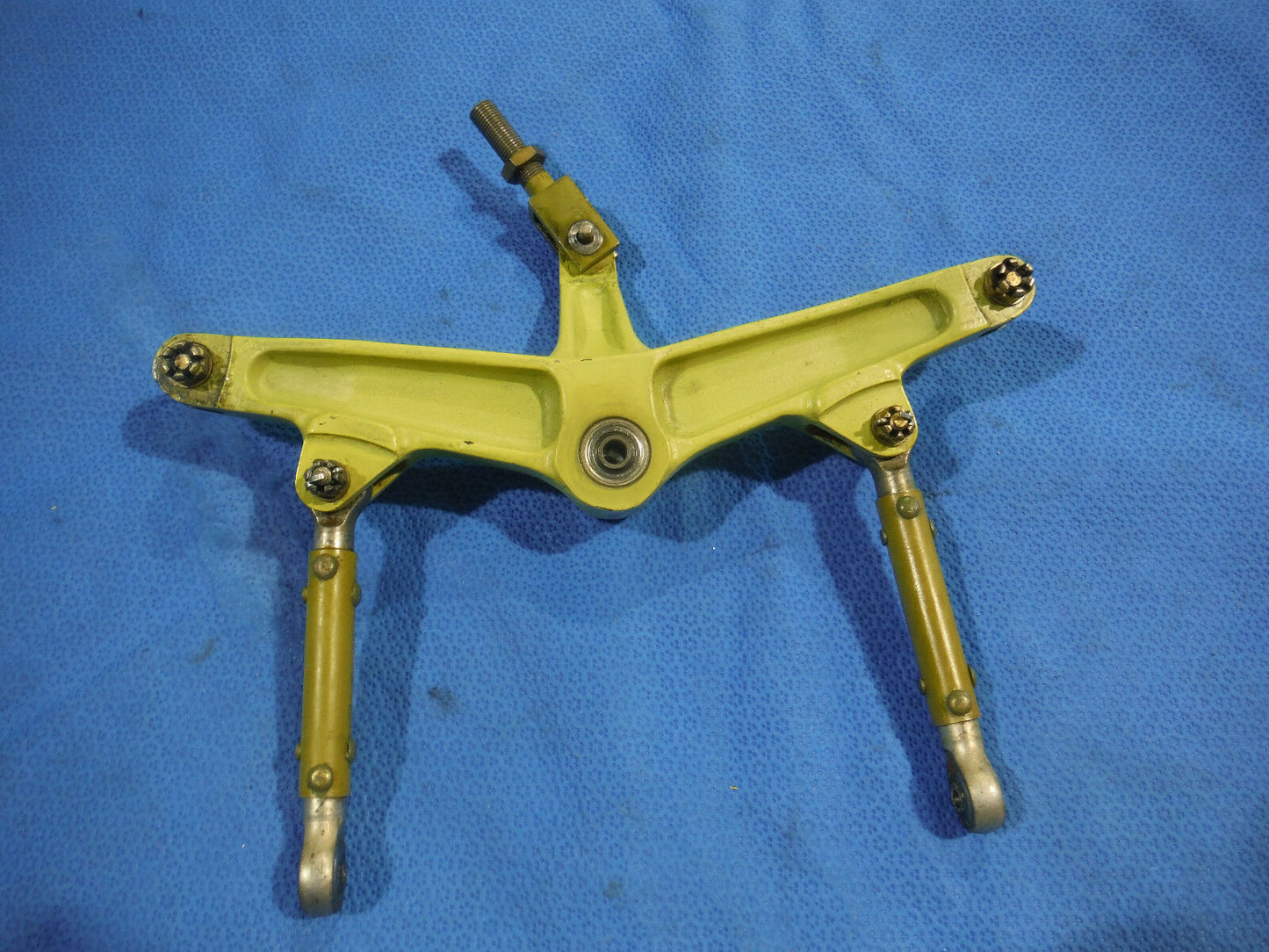 Beech Rudder Bellcrank Assy. LH P/N 96-524010 (0915-59)