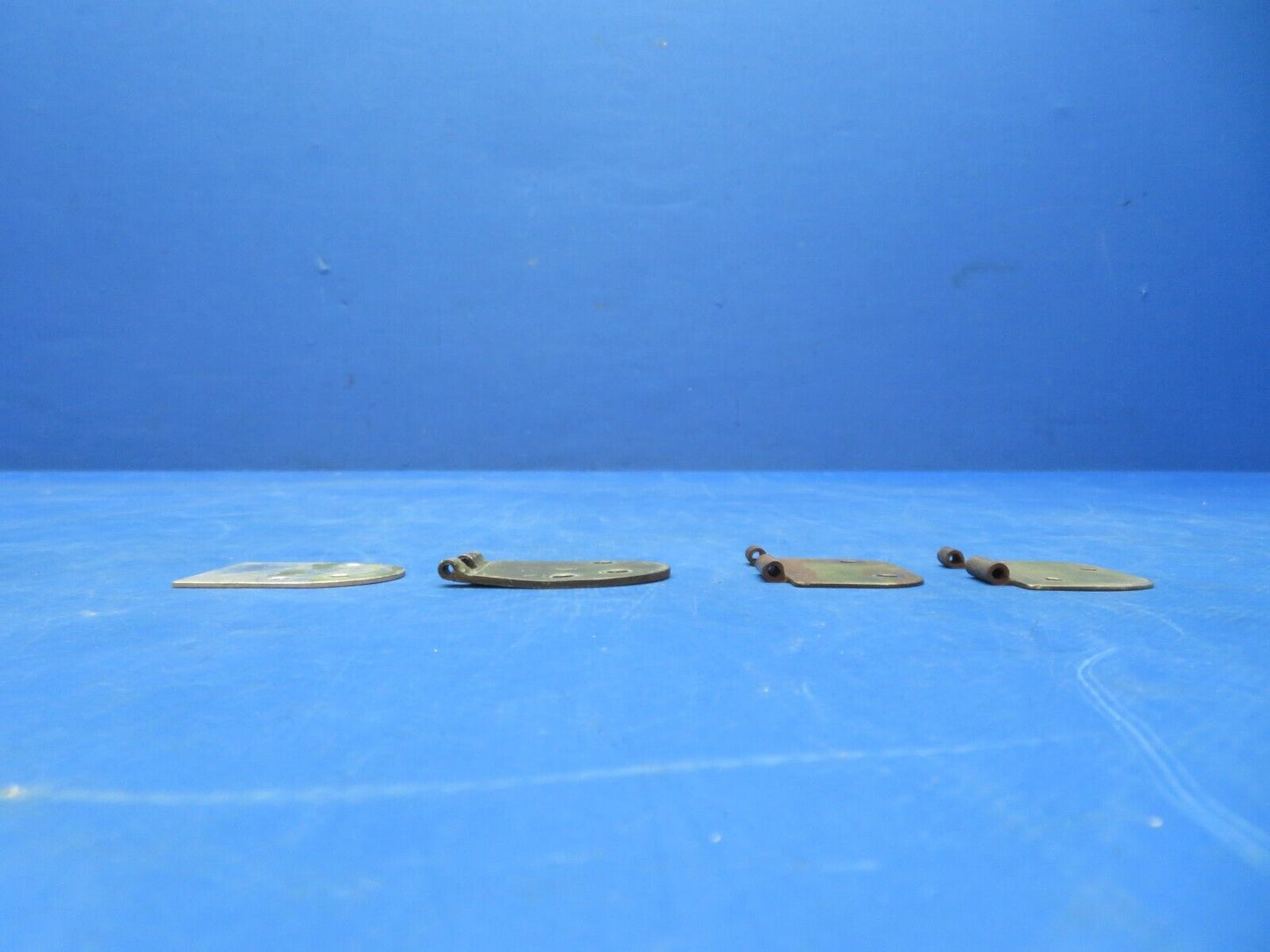 Cessna 172 / 172I LH Cabin Door LWR Hinge, Upper Outer Half 0511237-1 (0923-630)