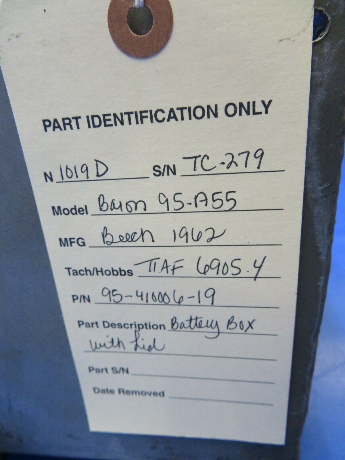 Beech Baron Battery Box w / Lid 95-410006-19 (0520-15)
