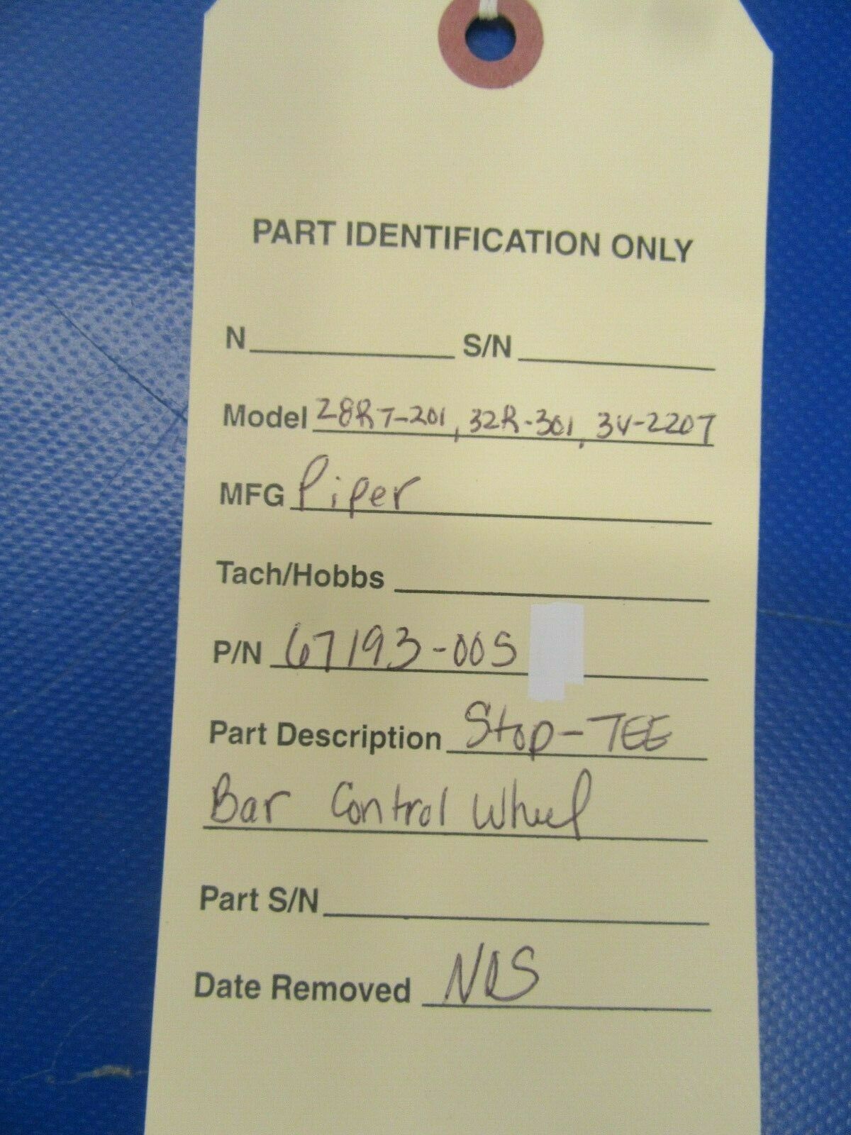 Piper Cherokee Seneca Stop Tee Bar Control Wheel 67193-005 NOS (0419-279)