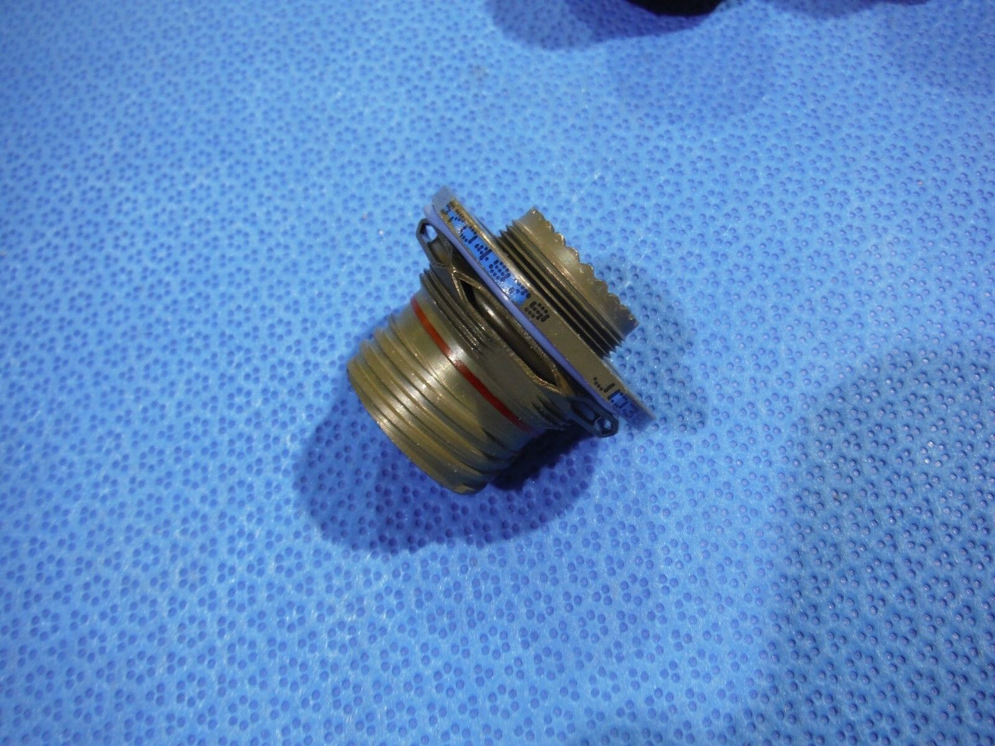Amphenol Circular Connector P/N D38999/24WD5SN (1015-16)