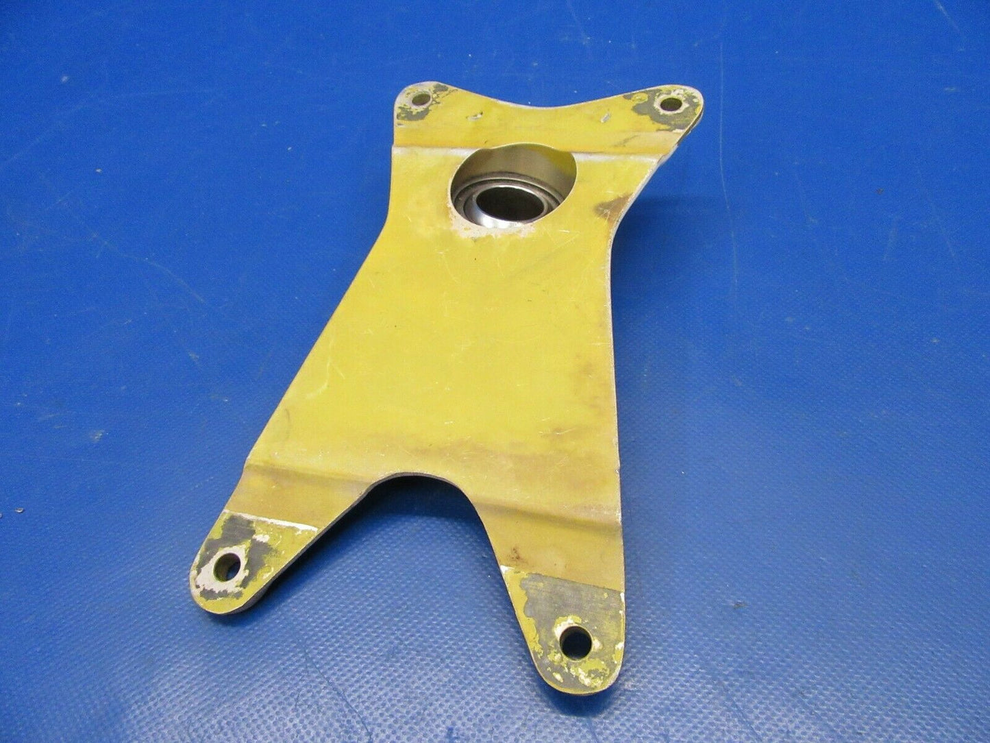 Piper PA-24-250 Comanche Main Gear Fitting FWD RH P/N 20757-01 (1219-207)