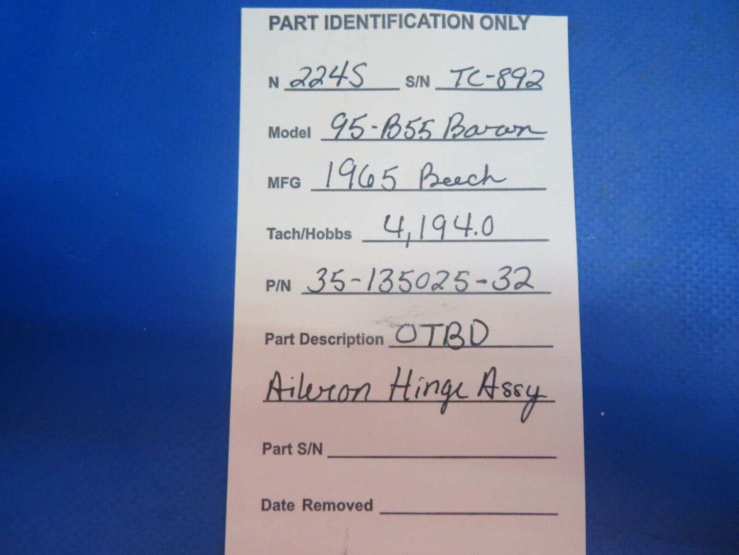 Beech 95-B55 Baron OTBD Aileron Hinge Assy P/N 35-135025-32 (0123-587)
