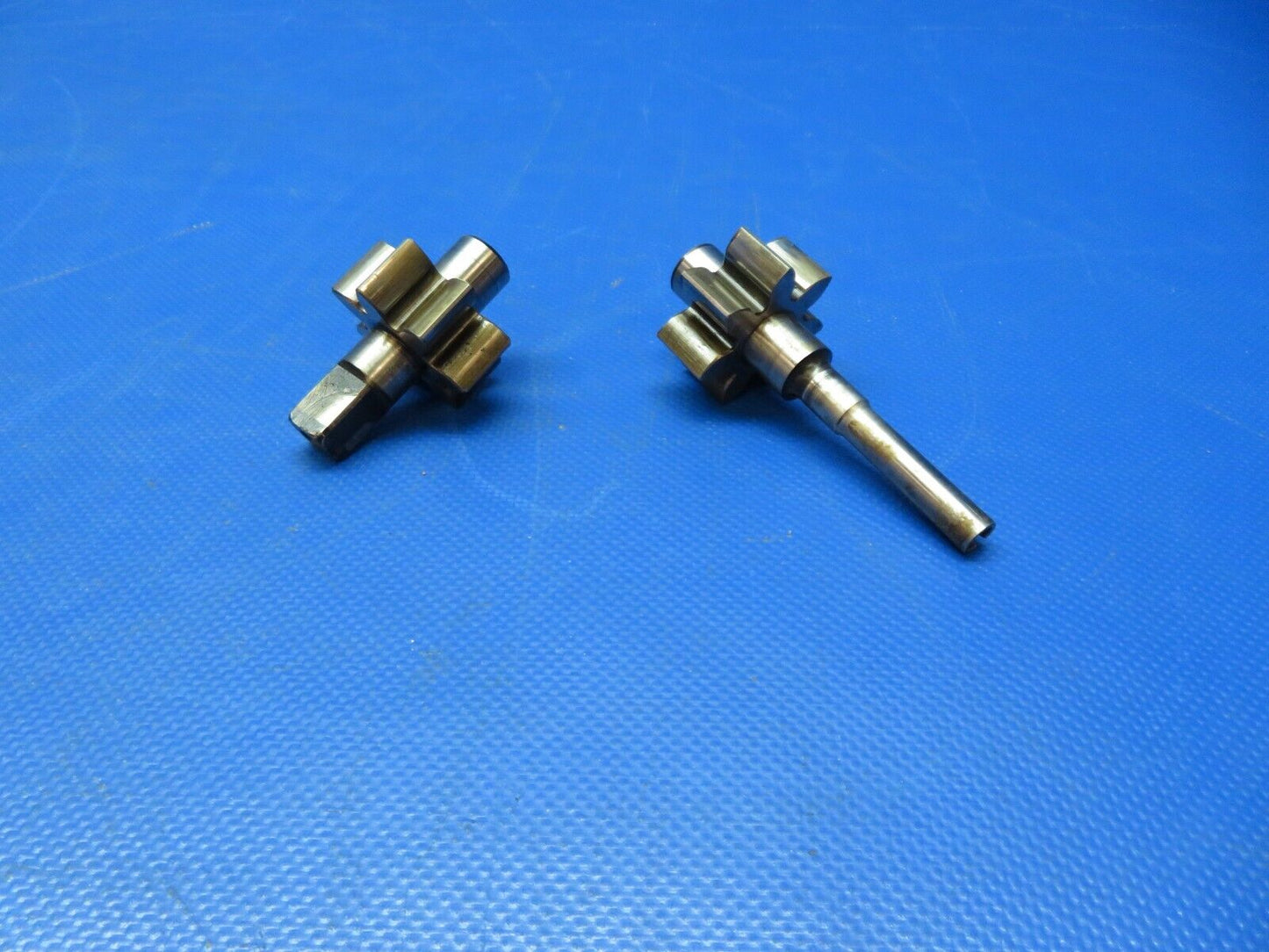 Continental O-200 Oil Pump Drive Gear & Driven Gear P/N 22354 (0824-925)