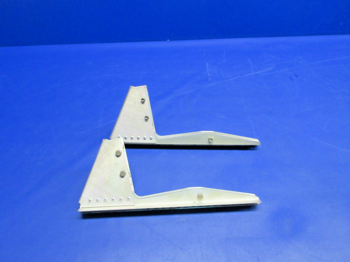 Cirrus SR22 Pilot Seat Track LH & RH P/N 12490-009, 12490-010 (0926-831)0