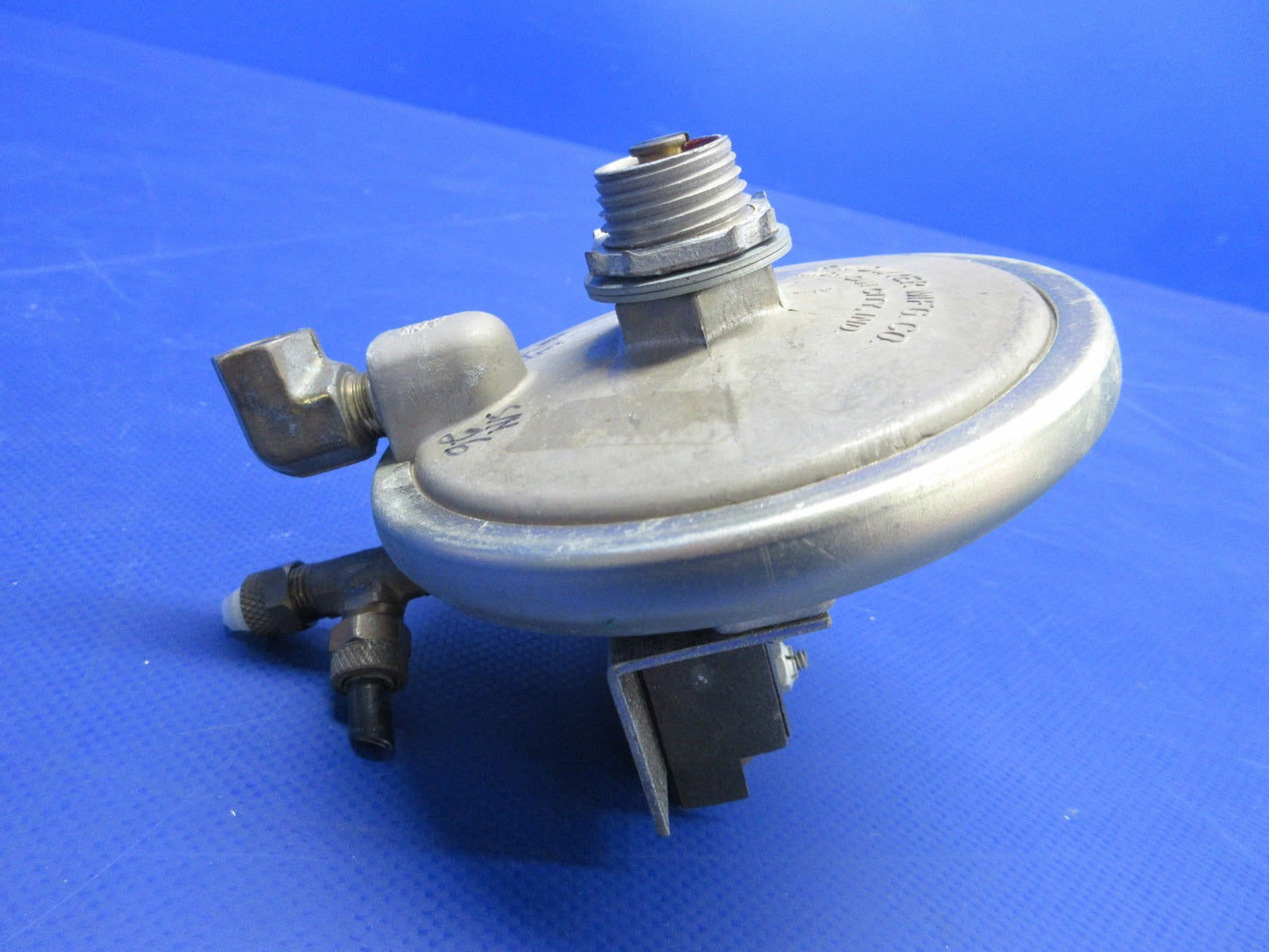 Beech 76 Duchess Dwyer Differential Pressure Switch (0626-716)10