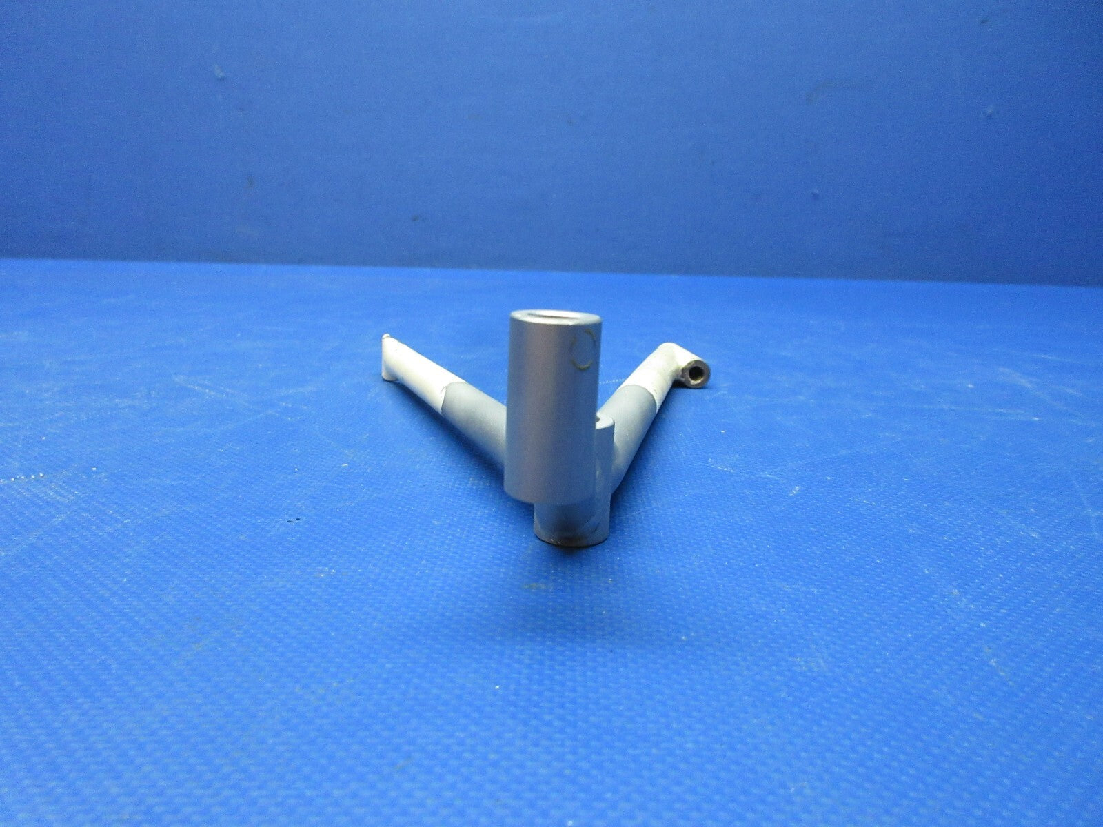 Cessna 177RG Cardinal Support Main Gear Door Actuator RH P/N 2041014-2 (0818-59)3
