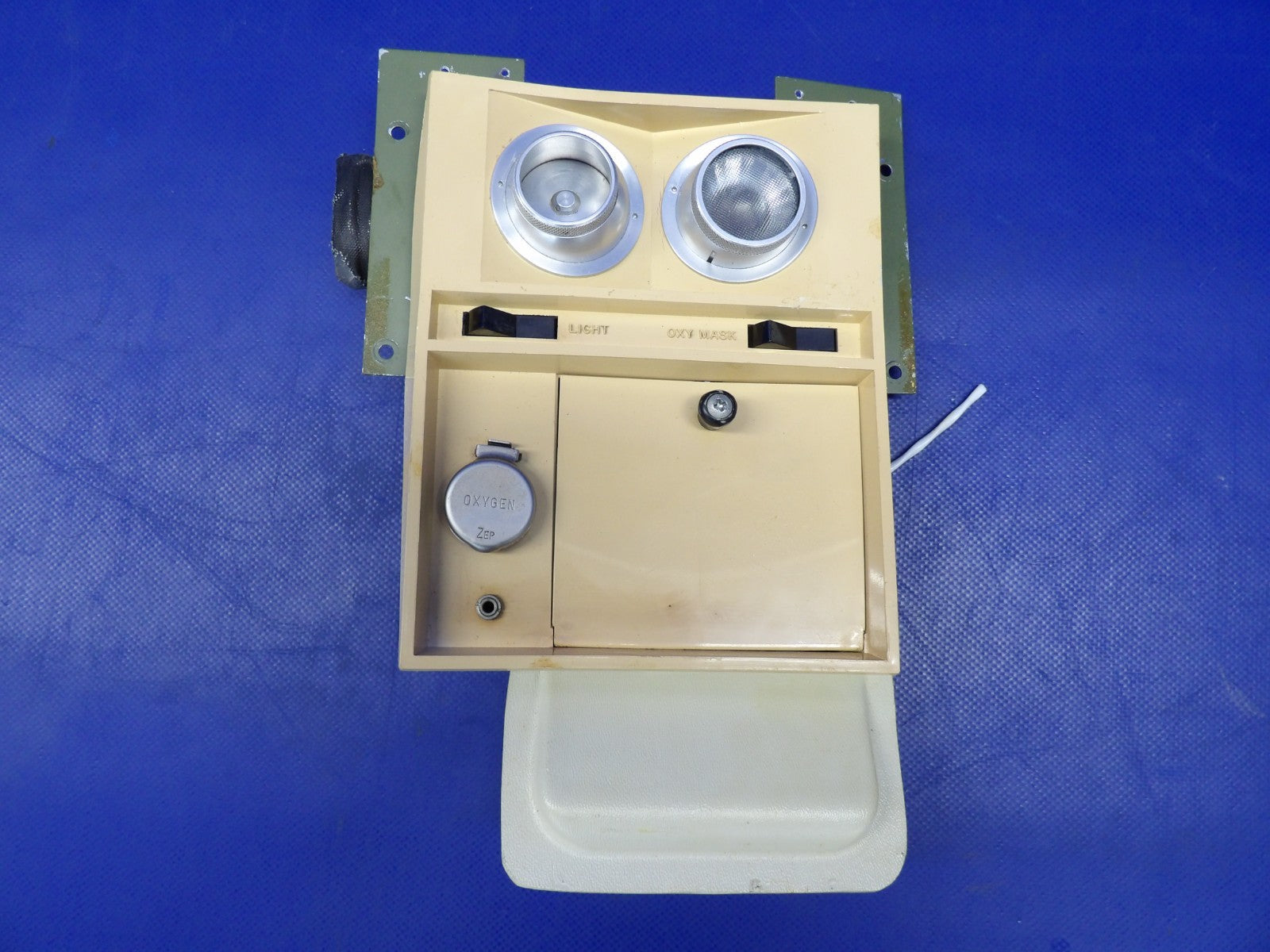 Cessna 421 Wemac Right Hand Middle Overhead Panel P/N 2390 (0726-1202)1
