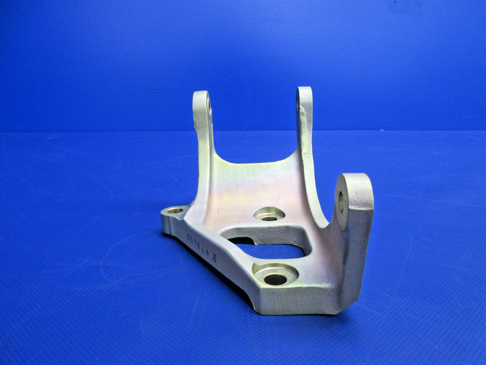 Continental LT SIO/TSIO/IO-360 Alternator Bracket P/N 657046 NOS (0426-777)5