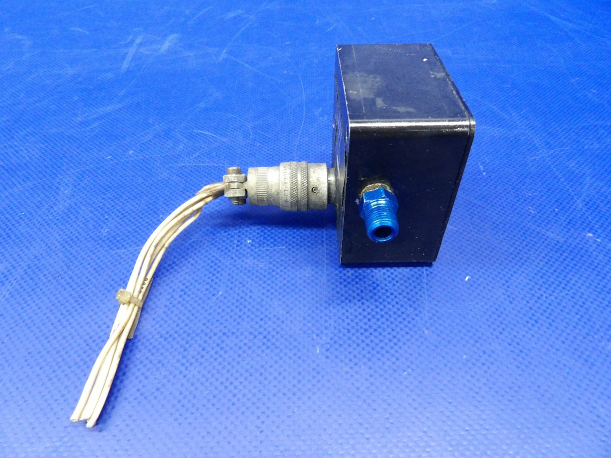 Piper PA-31T1 Cheyenne Oil Pressure Transducer O-125 PSI P/N 33092-1 (0626-1368)3