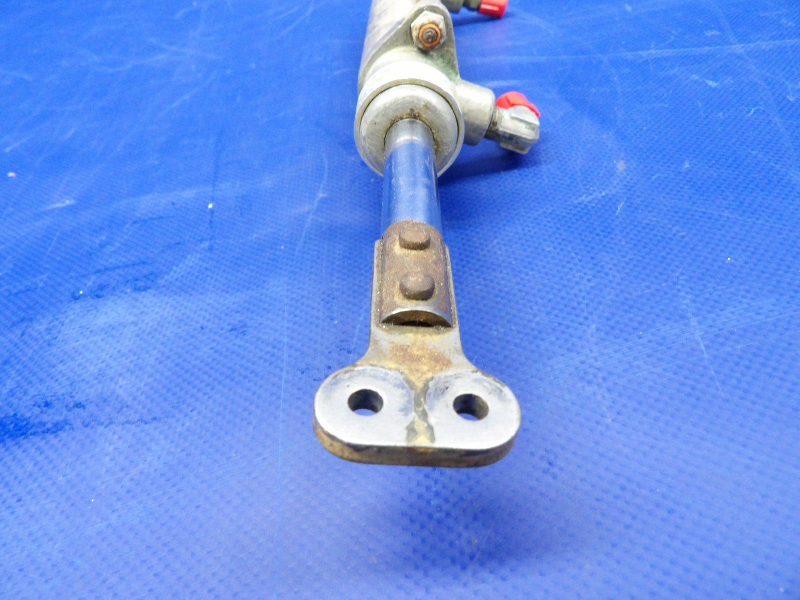 Globe GC-1B Swift Adel Hydraulic Flap Cylinder P/N N-15518-2 (0326-411)8