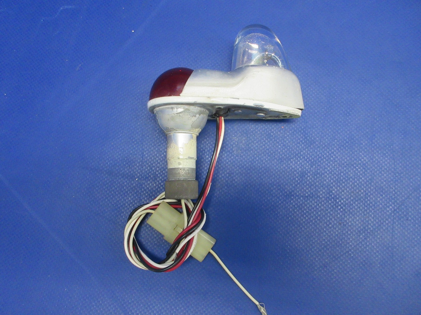Beech F35 Bonanza LH Wing Tip Light w/ Strobe P/N 35-361702-2 TESTED (0626-897)3