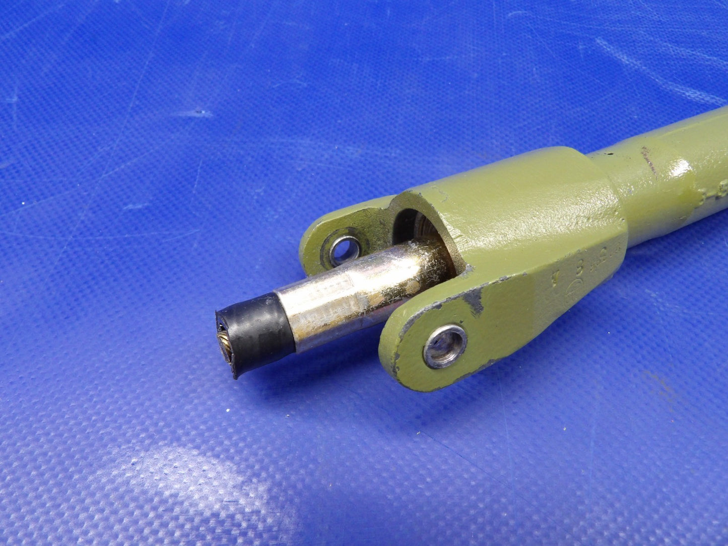 Beech 95 / D95A Travel Air Right Hand Flap Actuator P/N 45-521212-15 (0326-400)13