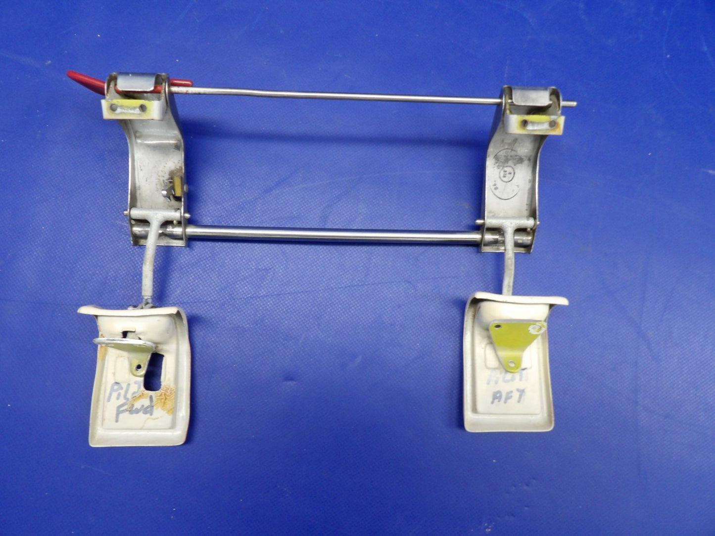 Beech D95A Travel Air LH Emergency Window Handle P/N 35-415312-3 (0226-513)9