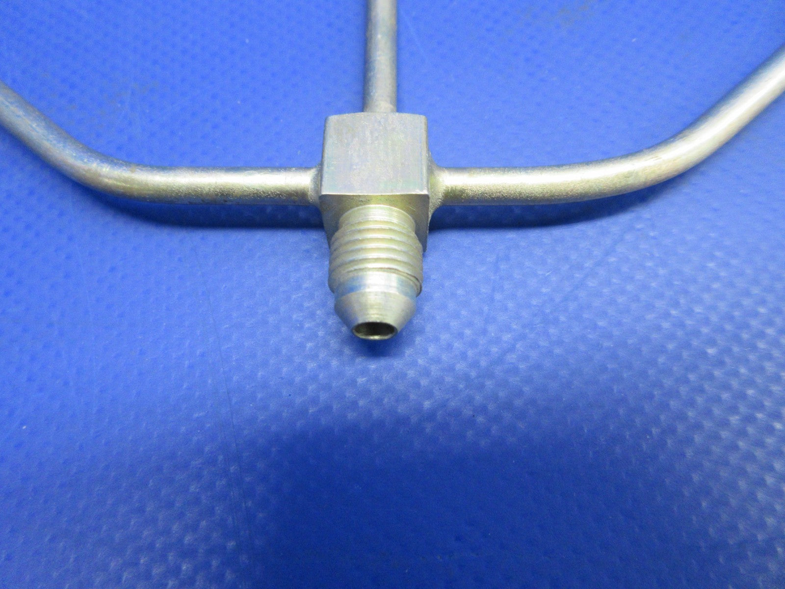Continental Manifold Drain Tube P/N 642580 NOS (0426-763)10