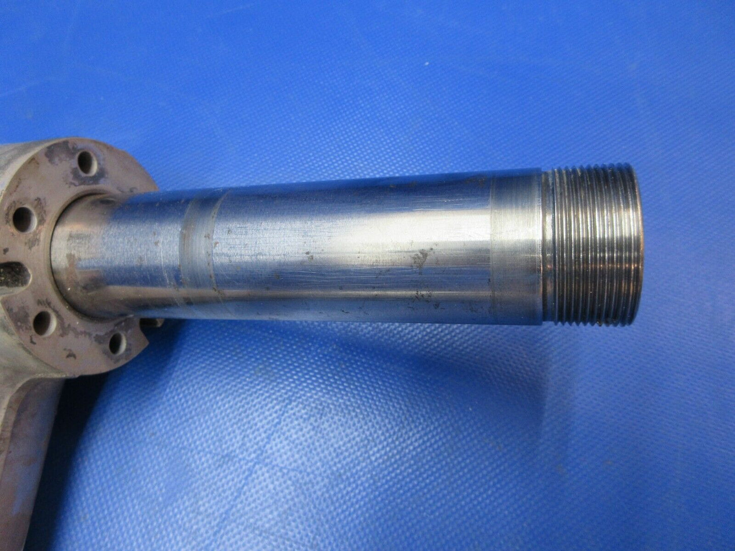 Piper PA-23-250 Aztec RH Main Gear Yoke, Rod & Axle P/N 31824-02 (0924-1289)