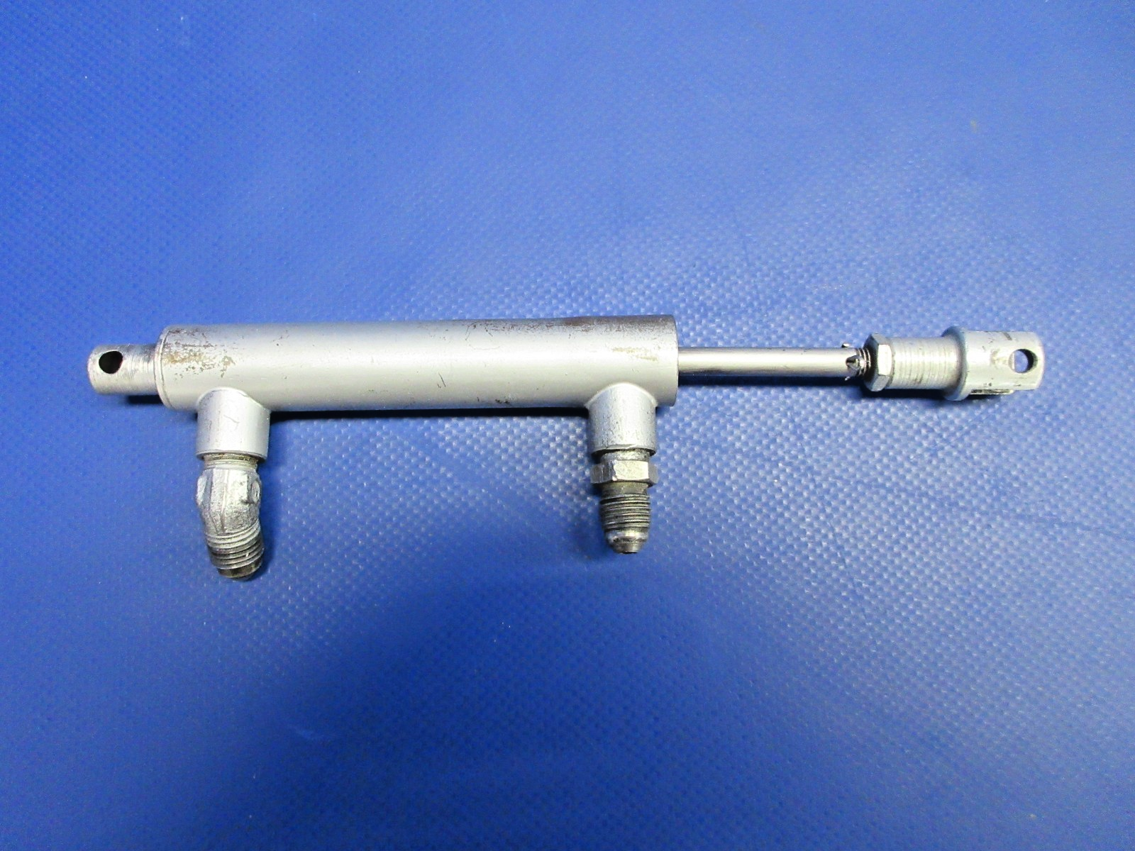 Beech F35 Bonanza Paramount Brake Master Cylinder P/N V1-15-625  (0726-751)3