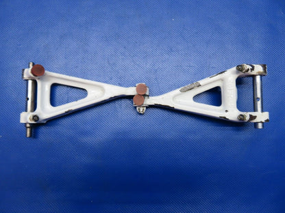 Beech 95 Upper & LWR Nose Gear Torque Knees w/ Pins P/N 35-820107-1 (0624-1807)